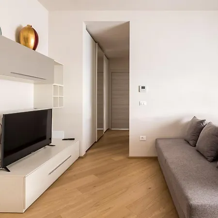 Bezzi Suites Апартаменты *