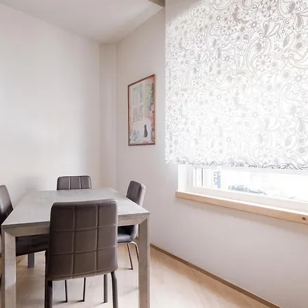 Bezzi Suites Апартаменты *