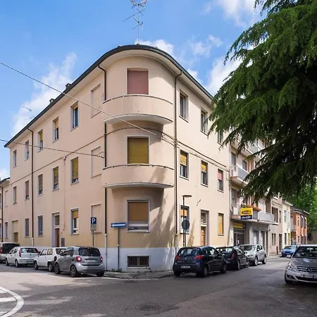 Bezzi Suites * Равенна