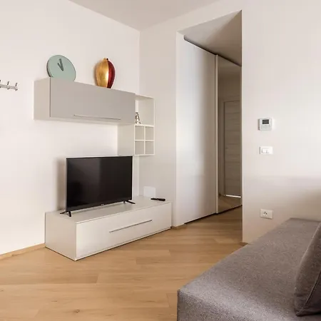 Апартаменты Bezzi Suites *