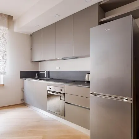 Апартаменты Bezzi Suites
