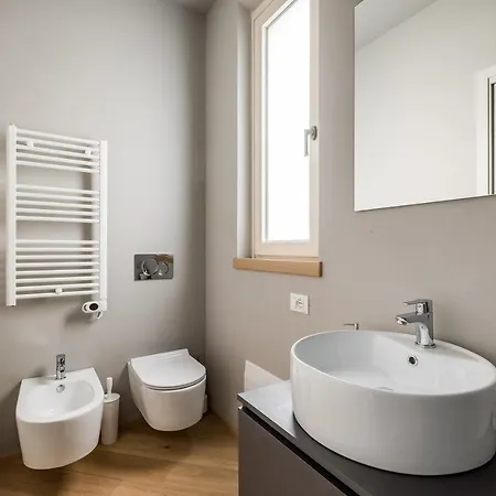 Bezzi Suites * Равенна