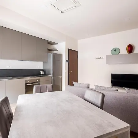 Bezzi Suites *