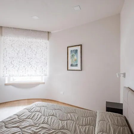 Апартаменты Bezzi Suites